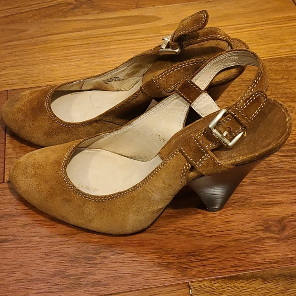 Michael KORS tan suede sling back pumps - Picture 3 of 8